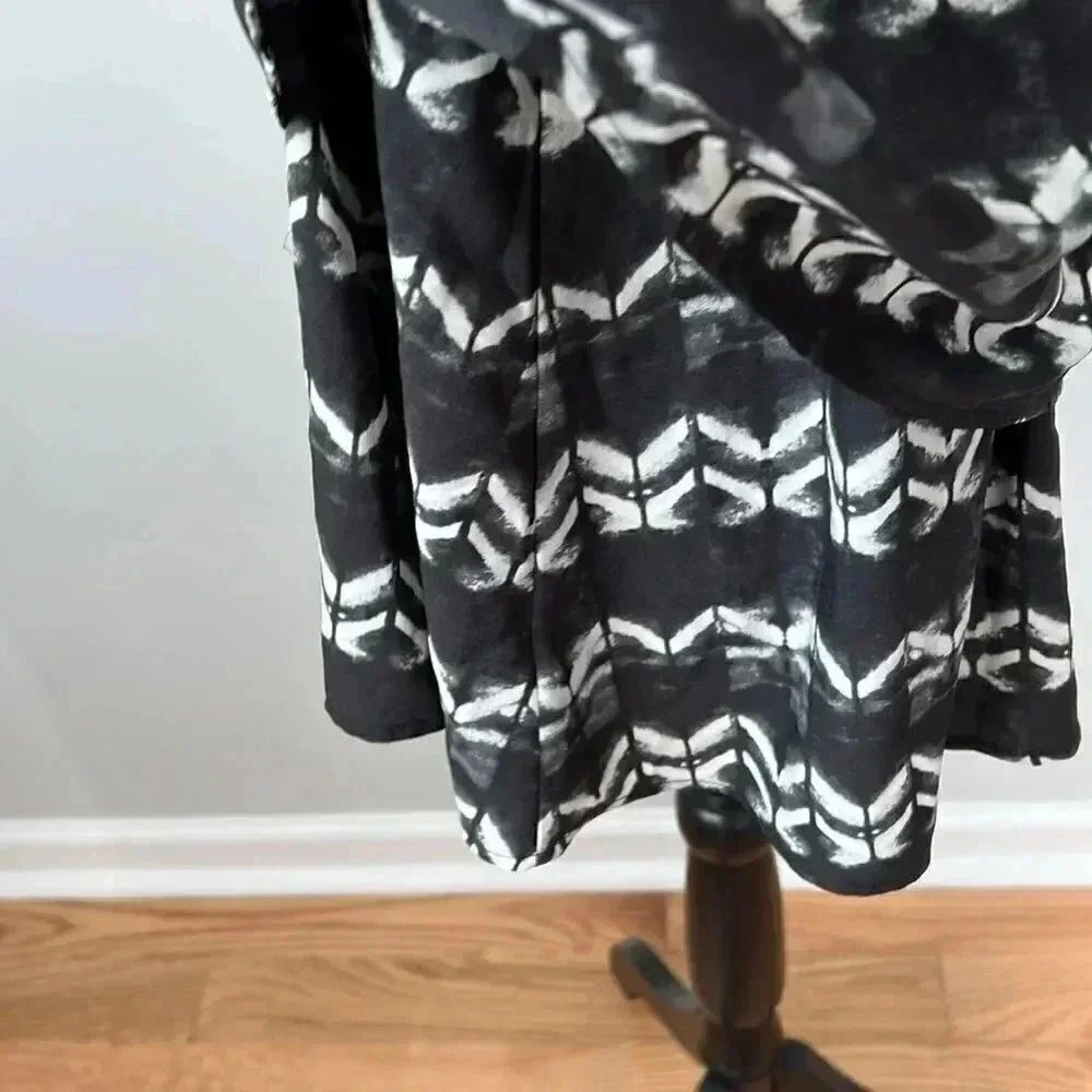 NWT Black and White Merona top - Picture 6 of 10